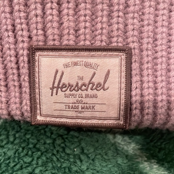 Herschel Supply Co. UO Urban Outfitters knit Juneau Beanie rose blush color - Picture 2 of 8